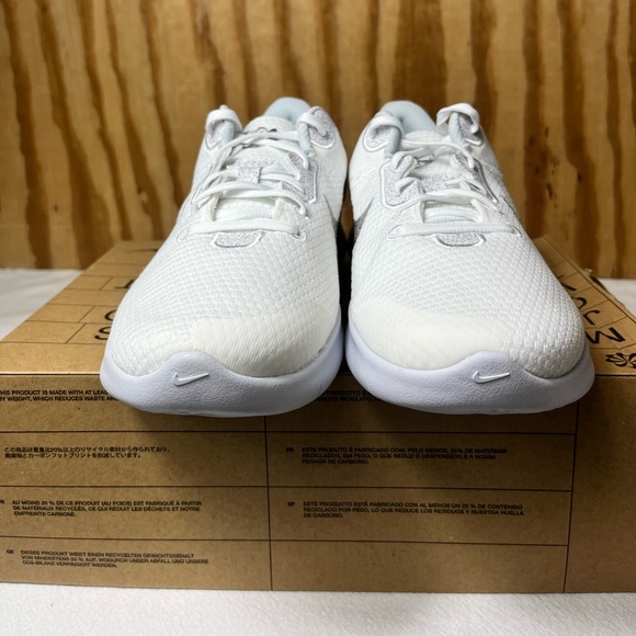 NWT Women’s Flex Experience Rn 11 NN (W) !! Size 11. Never worn before. - Picture 3 of 5